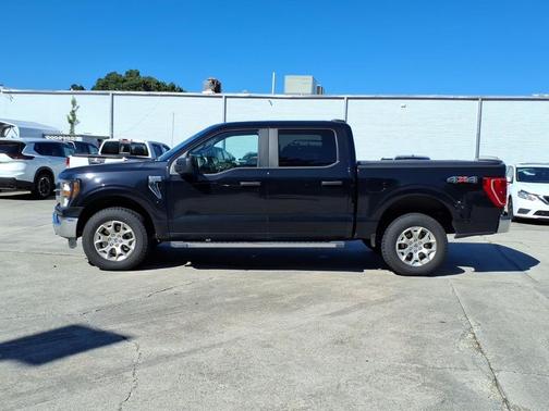 AGATE BLACK METALLIC 2023 Ford F-150 XLT
