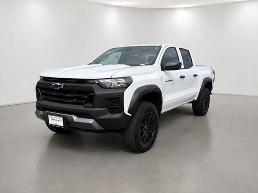 Summit White 2023 Chevrolet Colorado Trail Boss