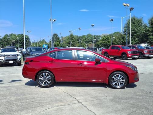 Scarlet Ember Tintcoat 2025 Nissan Versa 1.6 SV