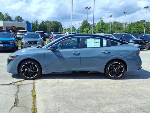 Atlantic Gray Metallic/Super Black 2026 Nissan Sentra SR