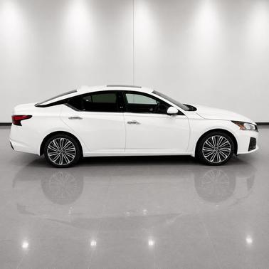 Pearl White Tricoat 2024 Nissan Altima 2.5 SL