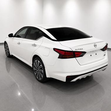 Pearl White Tricoat 2024 Nissan Altima 2.5 SL