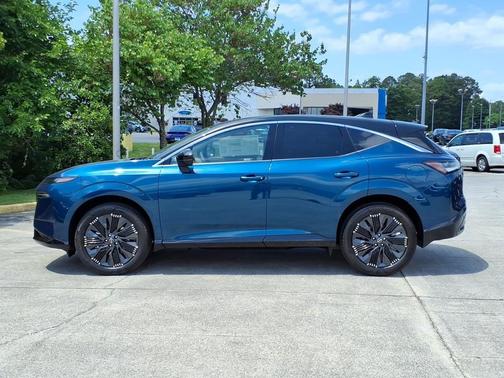 Aurora Blue Pearl Metallic/Super Black 2026 Nissan Murano Platinum