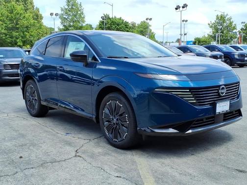 Aurora Blue Pearl Metallic/Super Black 2026 Nissan Murano Platinum