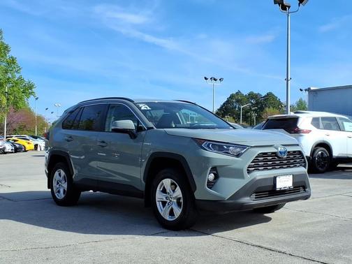 2021 Toyota RAV4 Hybrid XLE