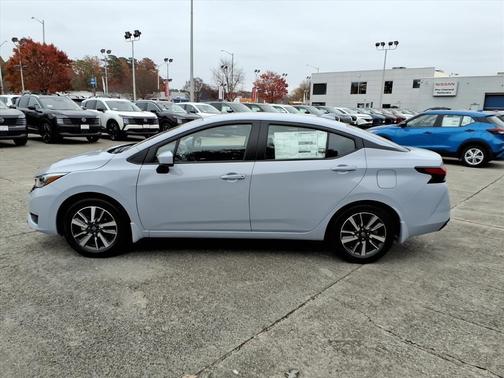 Gray Sky Pearl 2025 Nissan Versa 1.6 SV