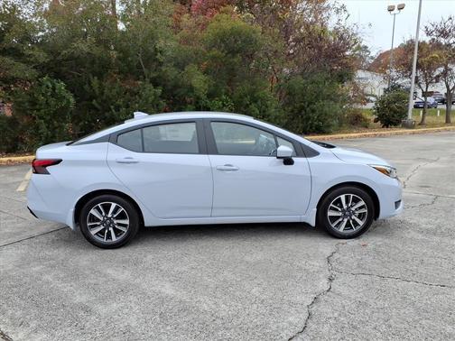 Gray Sky Pearl 2025 Nissan Versa 1.6 SV