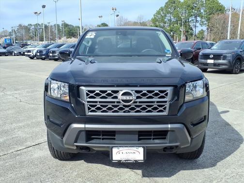 2022 Nissan Frontier SV