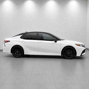 Wind Chill Pearl/Midnight Black Metallic 2021 Toyota Camry XSE