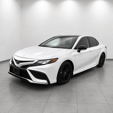 Wind Chill Pearl/Midnight Black Metallic 2021 Toyota Camry XSE
