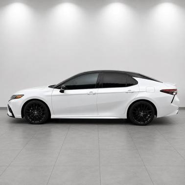 Wind Chill Pearl/Midnight Black Metallic 2021 Toyota Camry XSE