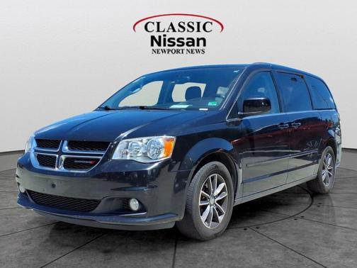 Black Onyx Crystal Pearlcoat 2017 Dodge Grand Caravan SXT