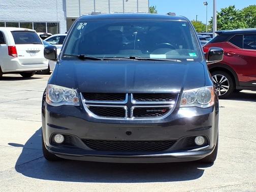 Black Onyx Crystal Pearlcoat 2017 Dodge Grand Caravan SXT