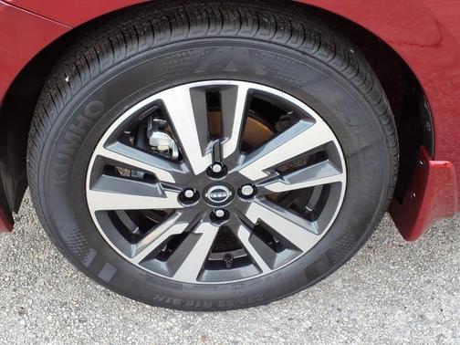 Scarlet Ember Tintcoat 2025 Nissan Versa 1.6 SV