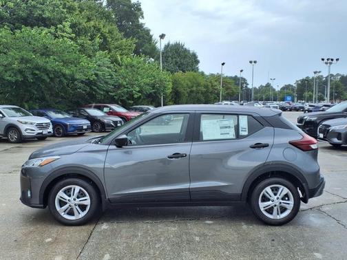 2025 Nissan Kicks S
