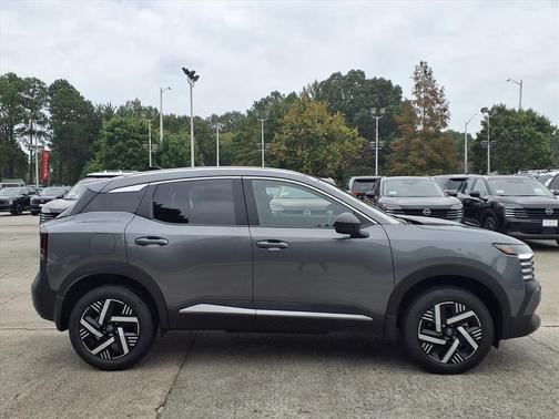 Gun Metallic 2026 Nissan Kicks SV