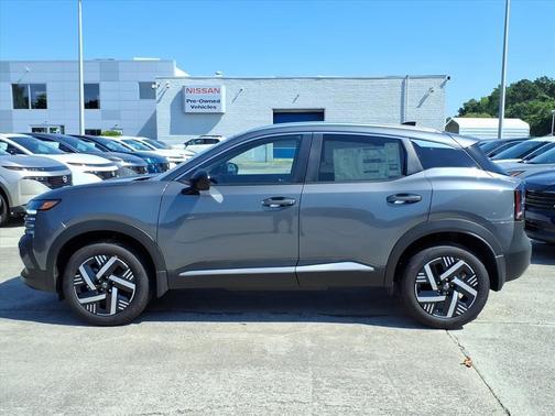 Gun Metallic 2026 Nissan Kicks SV