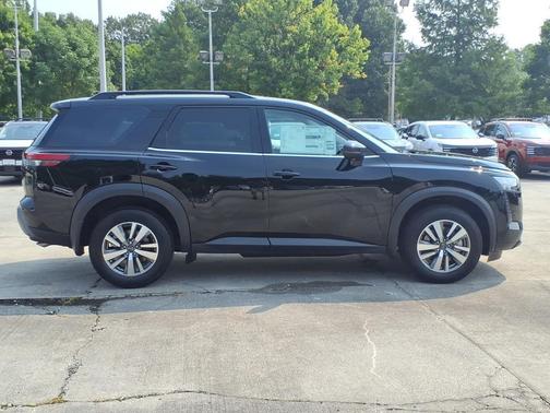 Super Black 2026 Nissan Pathfinder SL