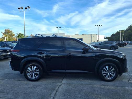 Super Black 2023 Nissan Pathfinder SL 4WD
