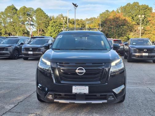 2023 Nissan Pathfinder SL 4WD