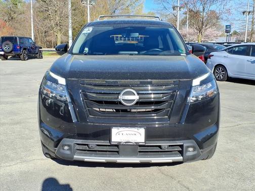 Super Black 2023 Nissan Pathfinder SL 4WD