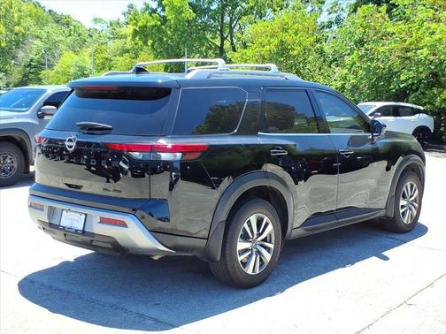 Super Black 2023 Nissan Pathfinder SL 4WD