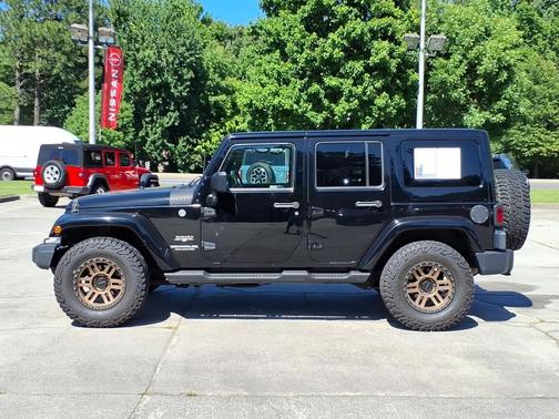 Black Clearcoat 2016 Jeep Wrangler Unlimited Sahara