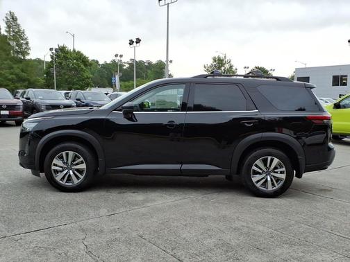 Super Black 2026 Nissan Pathfinder SL