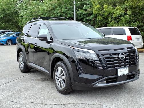Super Black 2026 Nissan Pathfinder SL