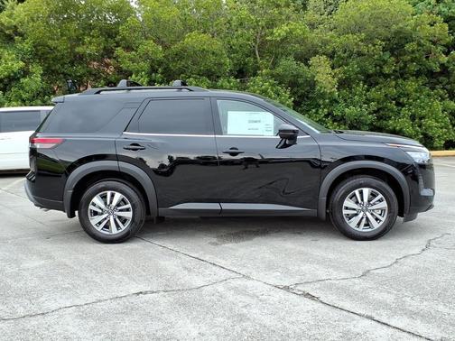 Super Black 2026 Nissan Pathfinder SL