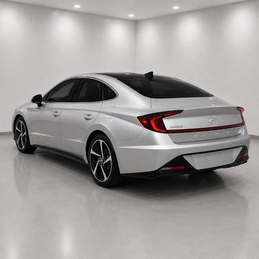 Shimmering Silver Pearl 2022 Hyundai SONATA SEL Plus