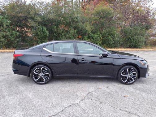 2025 Nissan Altima SR FWD