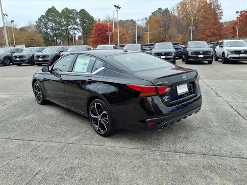 2025 Nissan Altima SR FWD