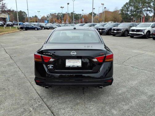 2025 Nissan Altima SR FWD