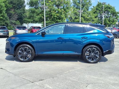 Aurora Blue Pearl Metallic/Super Black 2026 Nissan Murano Platinum