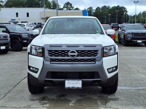 2025 Nissan Frontier SV