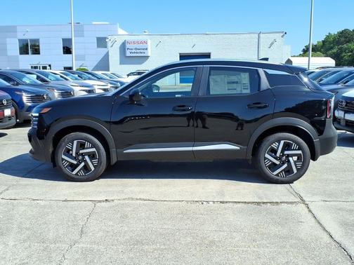 Super Black 2026 Nissan Kicks SV