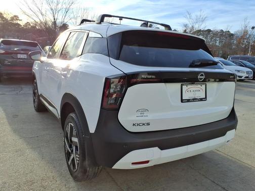Fresh Powder 2026 Nissan Kicks SV