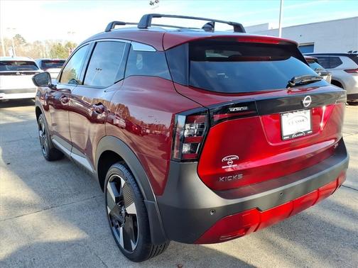 2026 Nissan Kicks SR