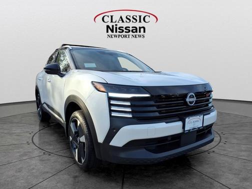 Aspen White Tricoat/Super Black 2026 Nissan Kicks SR