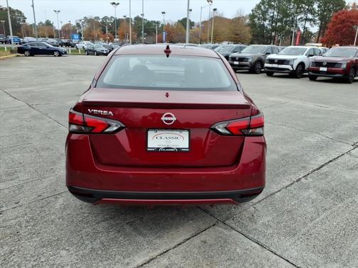 Scarlet Ember Tintcoat 2025 Nissan Versa 1.6 S