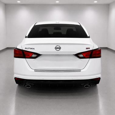 Pearl White Tricoat 2023 Nissan Altima SR FWD