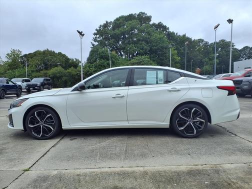 2023 Nissan Altima SR FWD