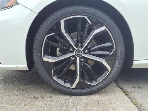 2023 Nissan Altima SR FWD