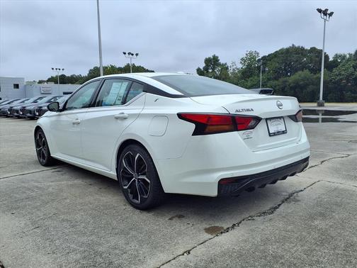 2023 Nissan Altima SR FWD
