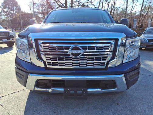 2023 Nissan Titan SV