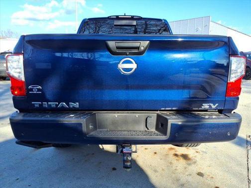 2023 Nissan Titan SV