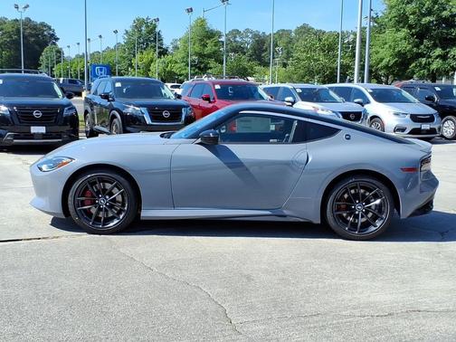Boulder Gray Pearl/Super Black 2026 Nissan Z Performance