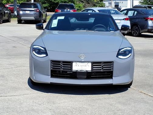 Boulder Gray Pearl/Super Black 2026 Nissan Z Performance