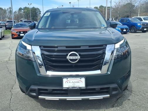 Obsidian Green Pearl 2023 Nissan Pathfinder Platinum 4WD